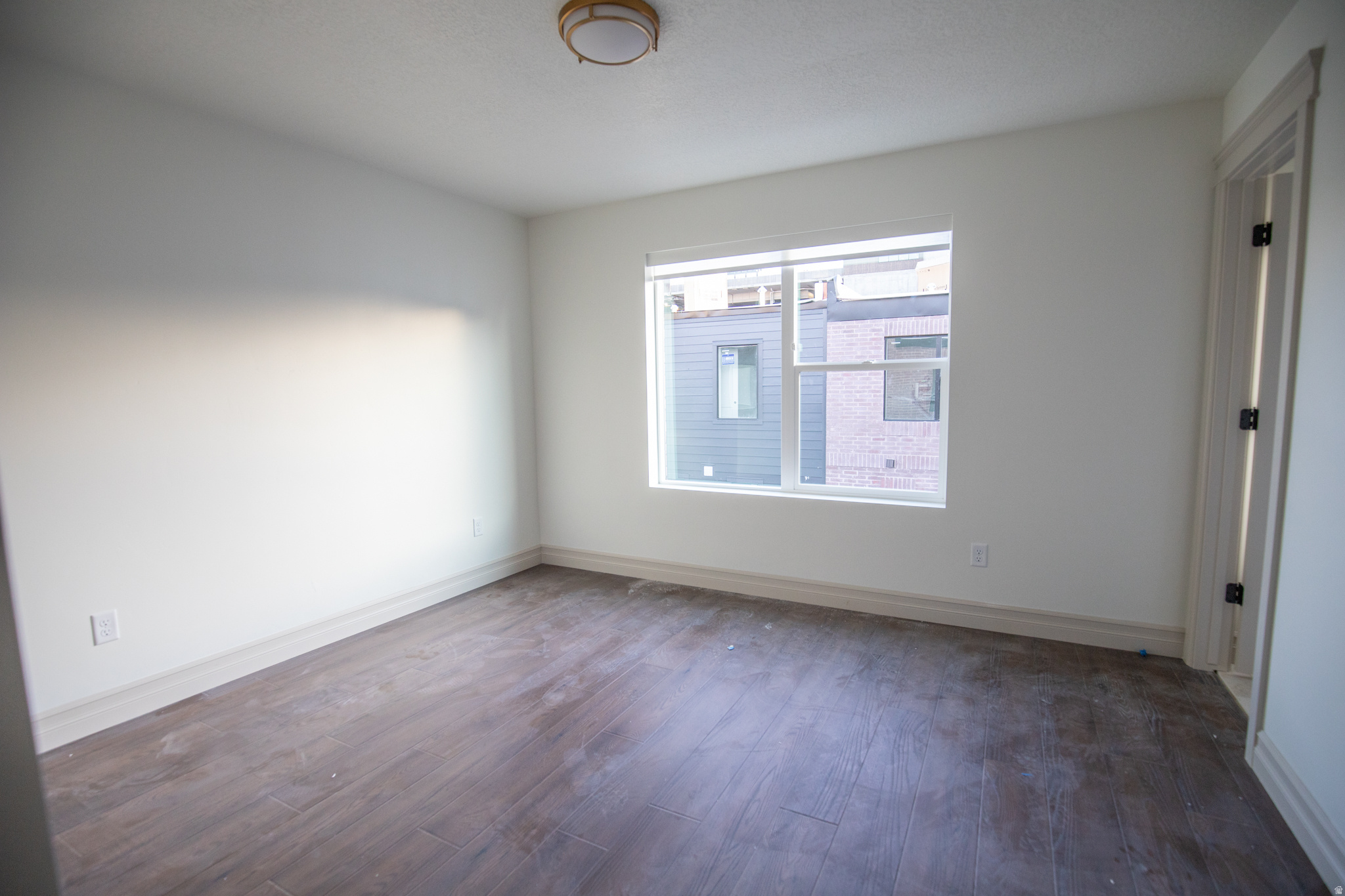 THE IRIS - Residential