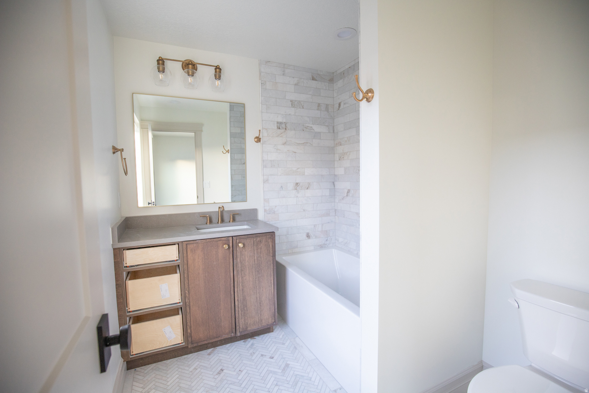 THE IRIS - Residential