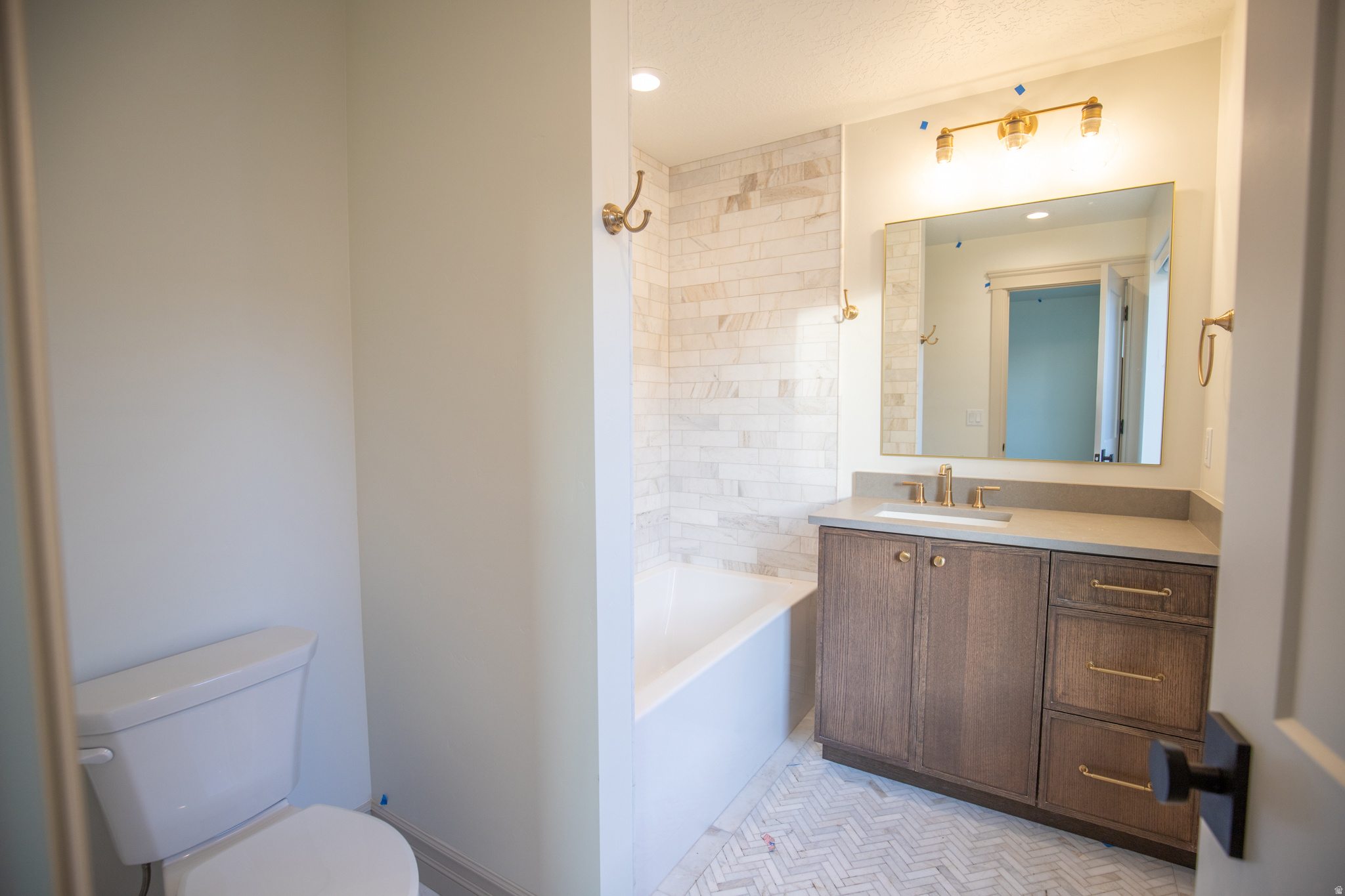 THE IRIS - Residential