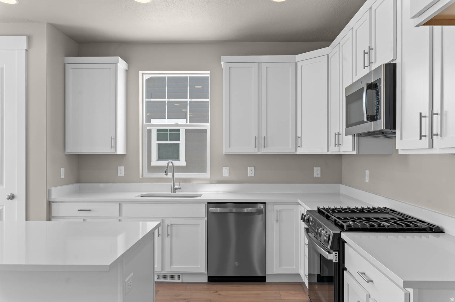 HOLBROOK FARMS 332 - Residential