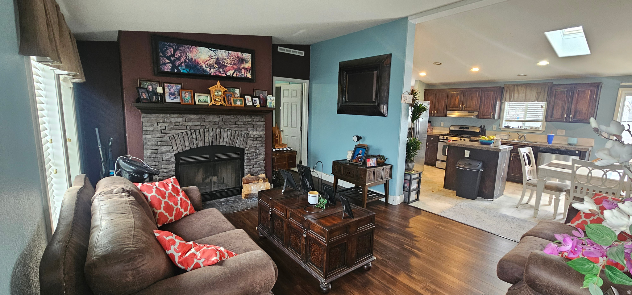 HILLVIEW VILLAGE - Residential