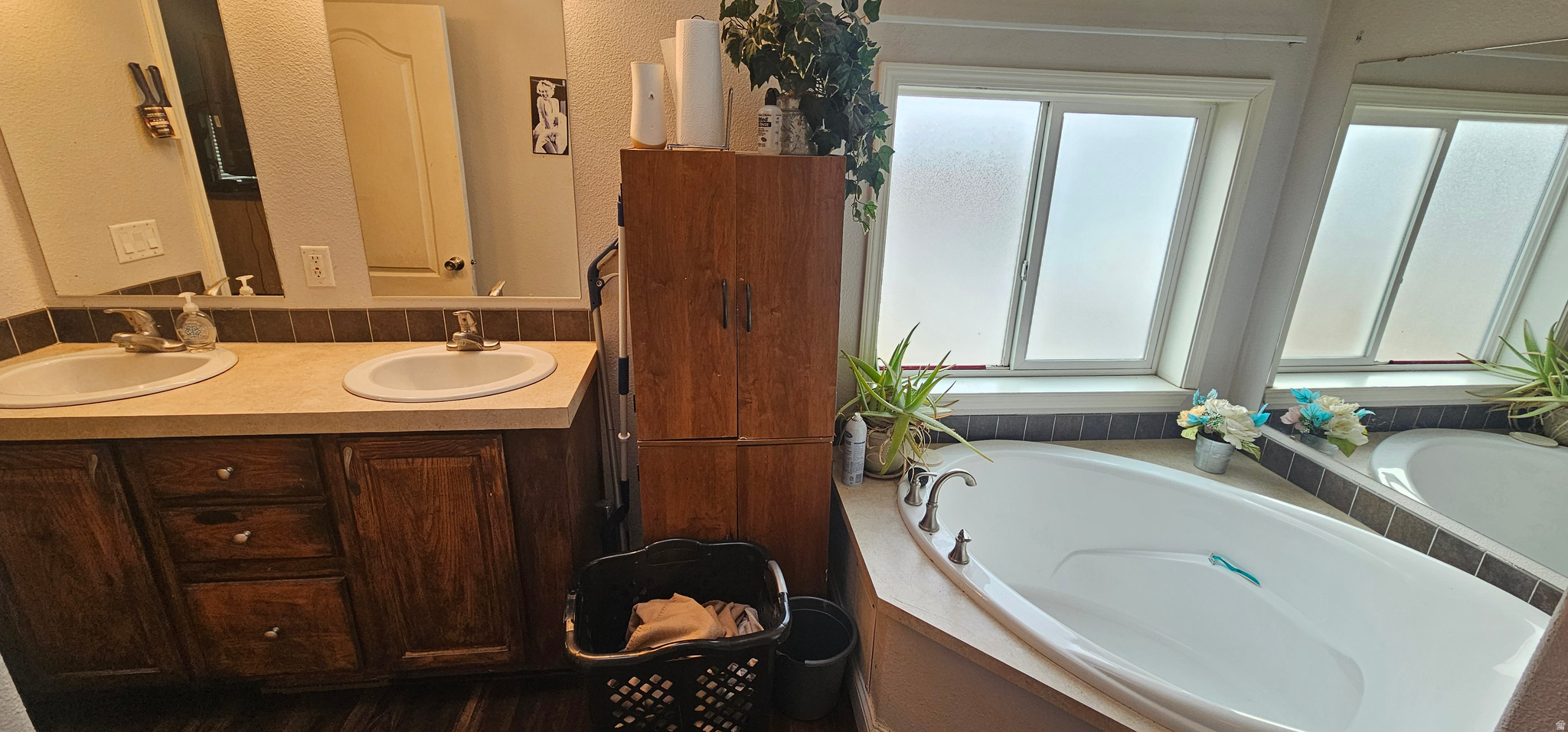 HILLVIEW VILLAGE - Residential