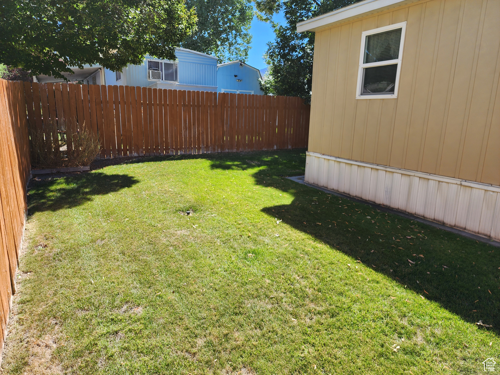 COUNTRY CLUB ESTATES - Residential