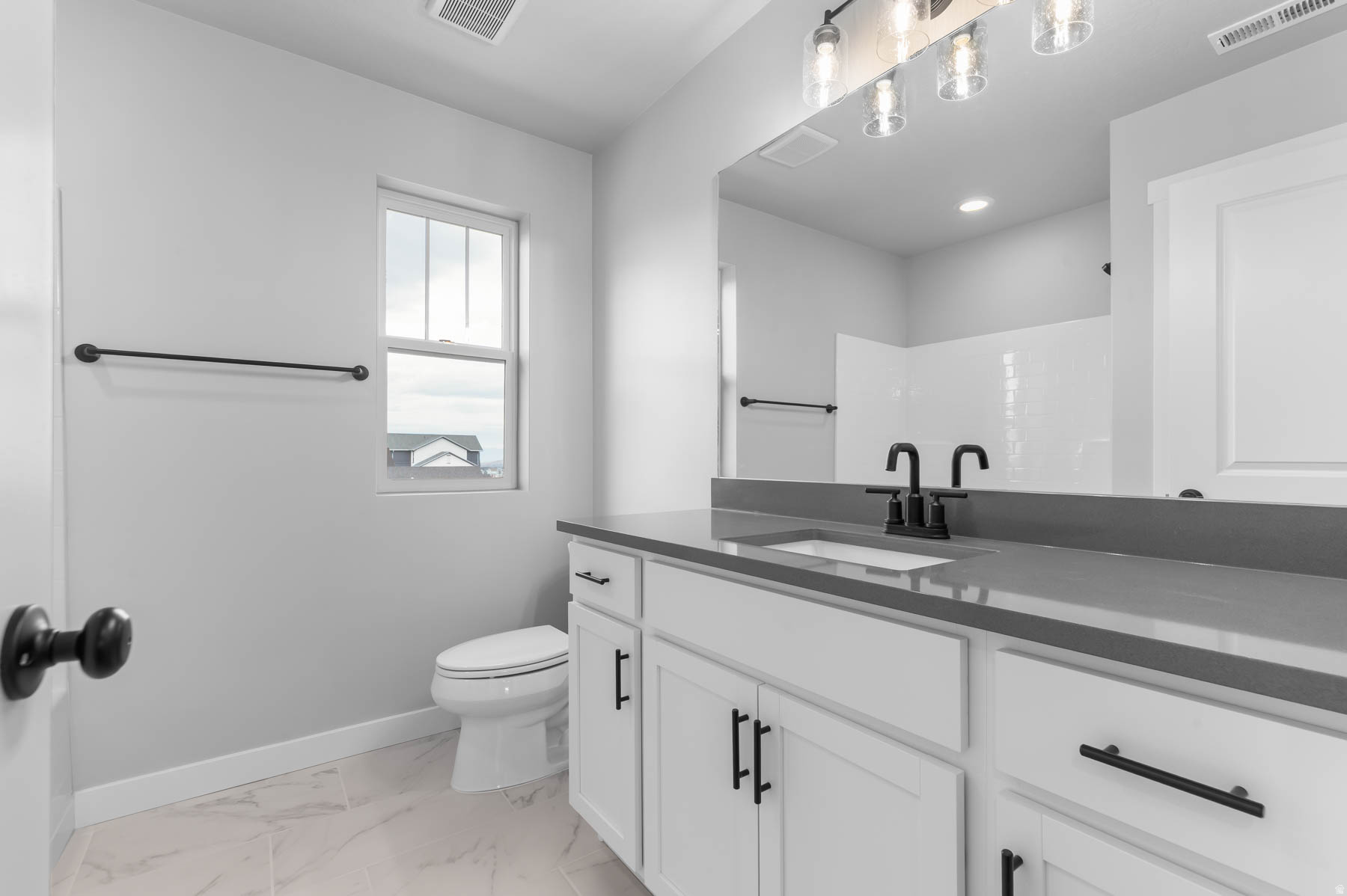 DAYBREAK WATERMARK 391 - Residential