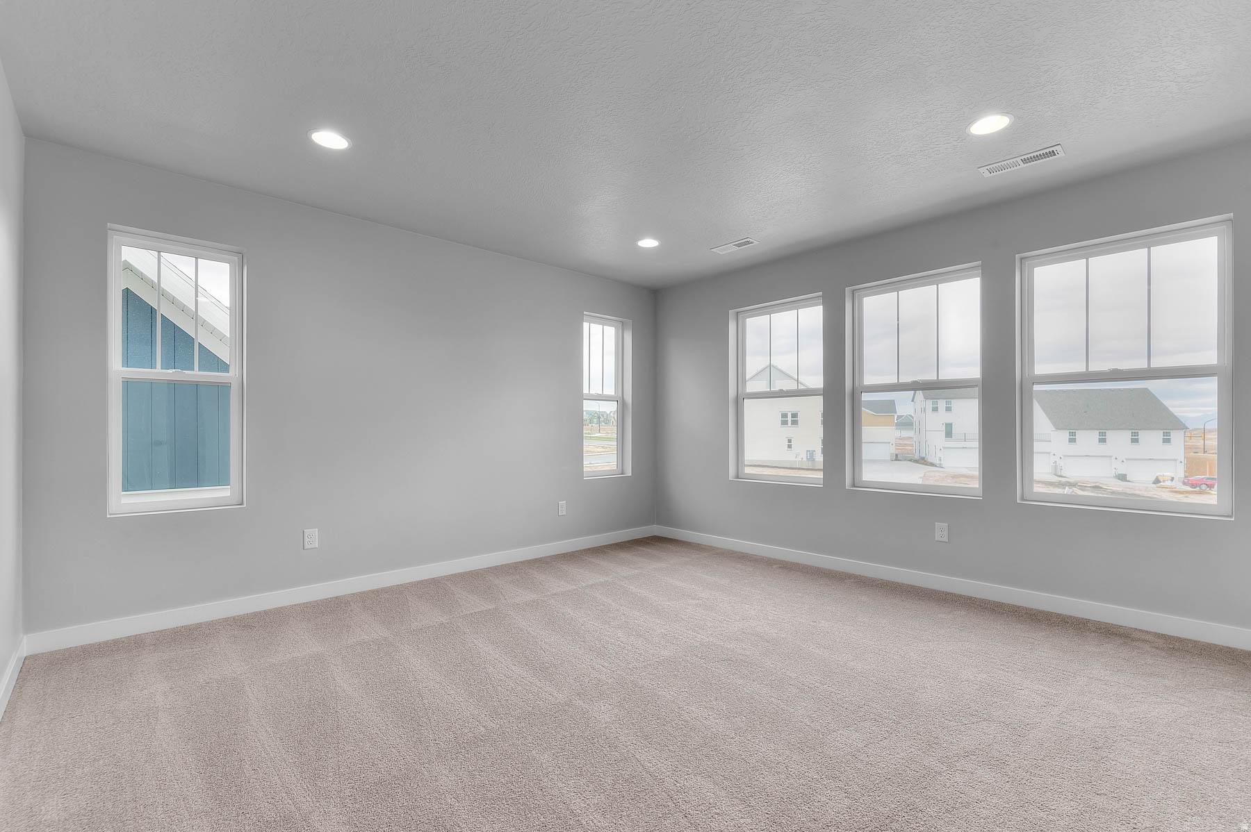 DAYBREAK WATERMARK 391 - Residential