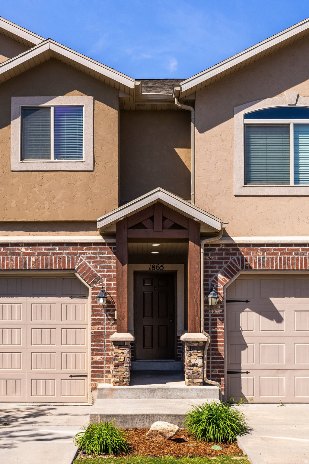 STONEY BROOK - Residential