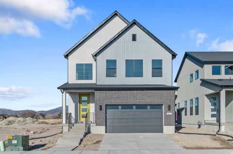 Photo of 5056 W GREEN ASH LN, Highland, UT 84003 (MLS # 2123723)