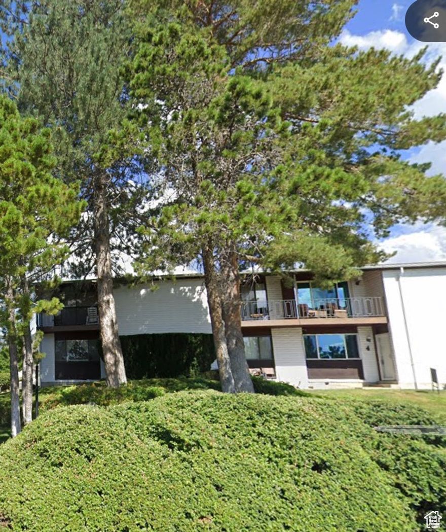 Square footage figures are provided as a courtesy estimate only and were obtained from county records.  Buyer is advised to obtain an independent measurement.
