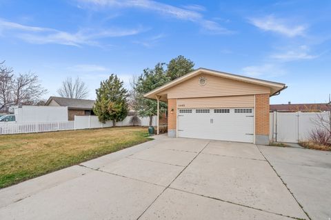 Tiny photo for 1065 E FALLBROOK WAY, Sandy, UT 84094 (MLS # 2129601)