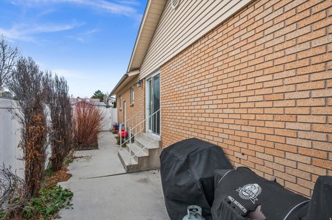 Tiny photo for 1065 E FALLBROOK WAY, Sandy, UT 84094 (MLS # 2129601)