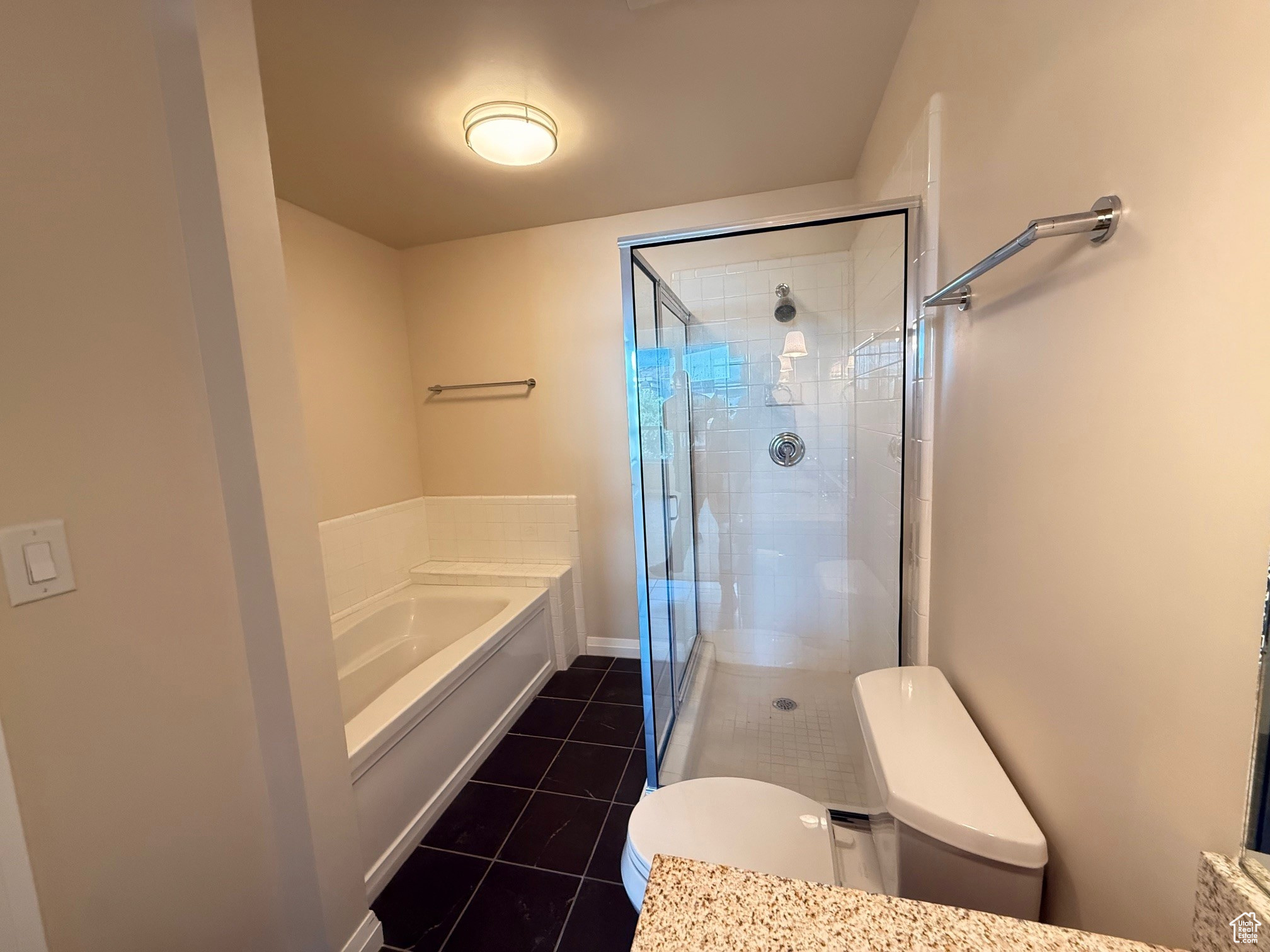 METRO CONDO - Residential