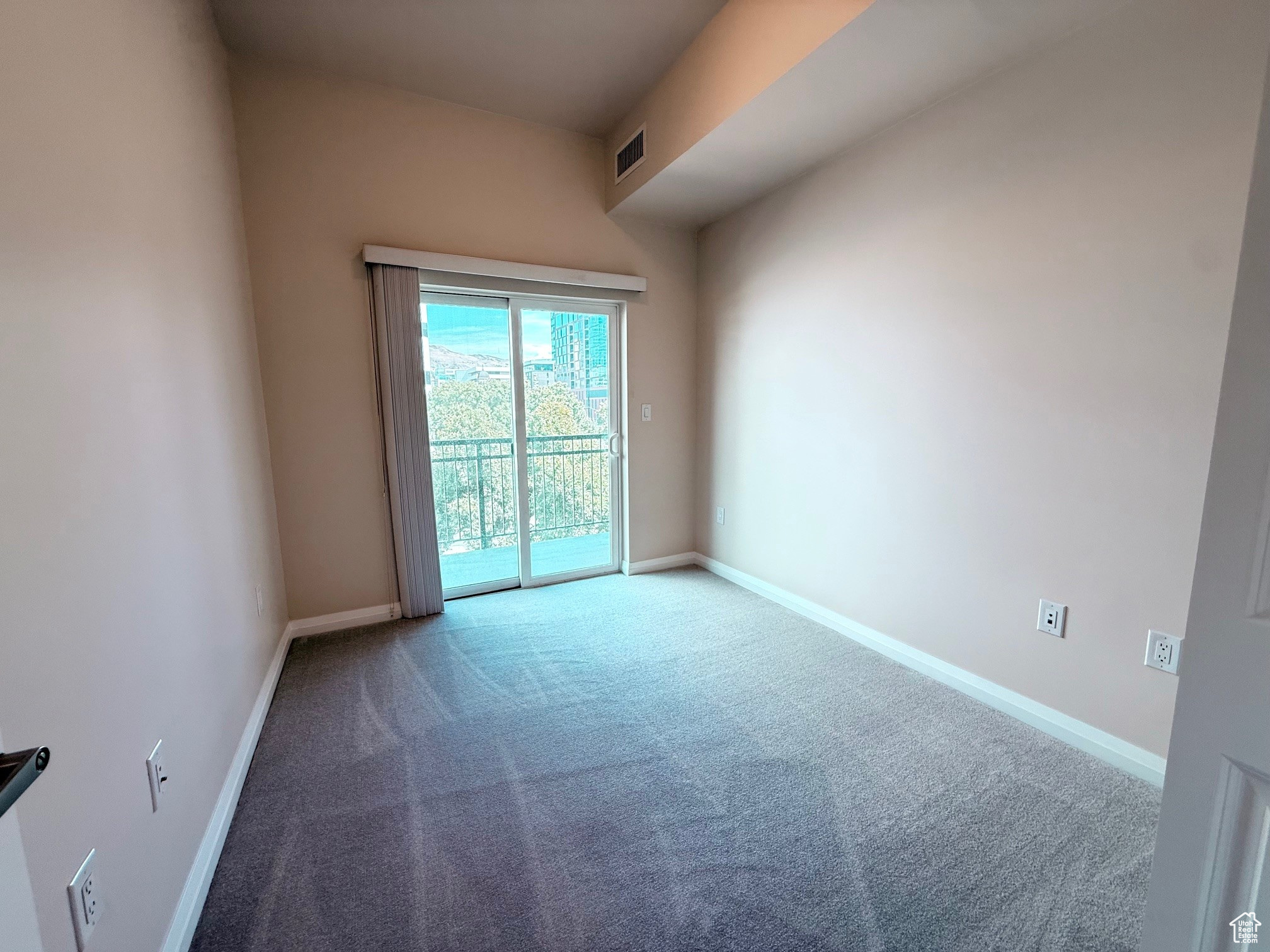 METRO CONDO - Residential