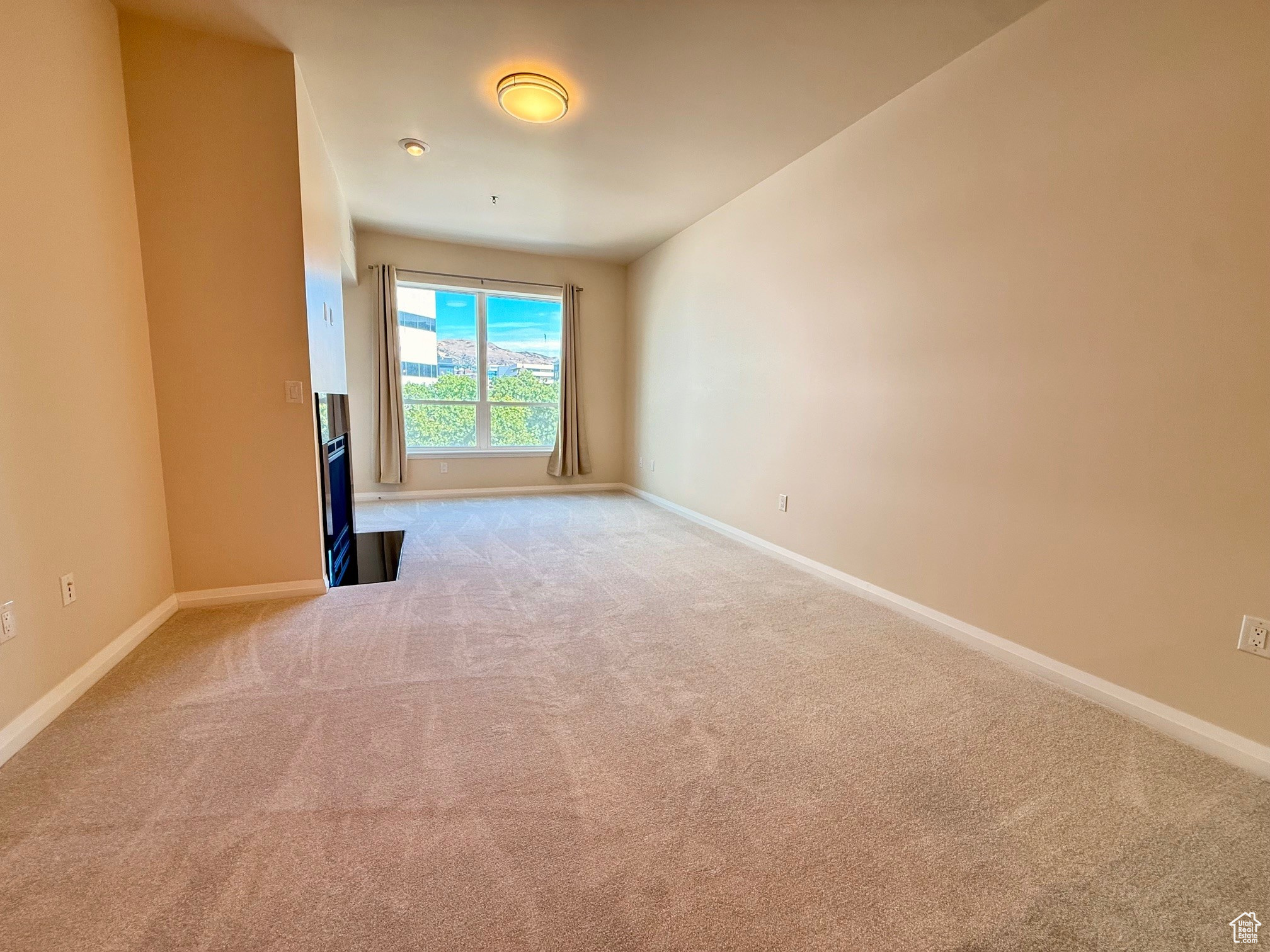 METRO CONDO - Residential