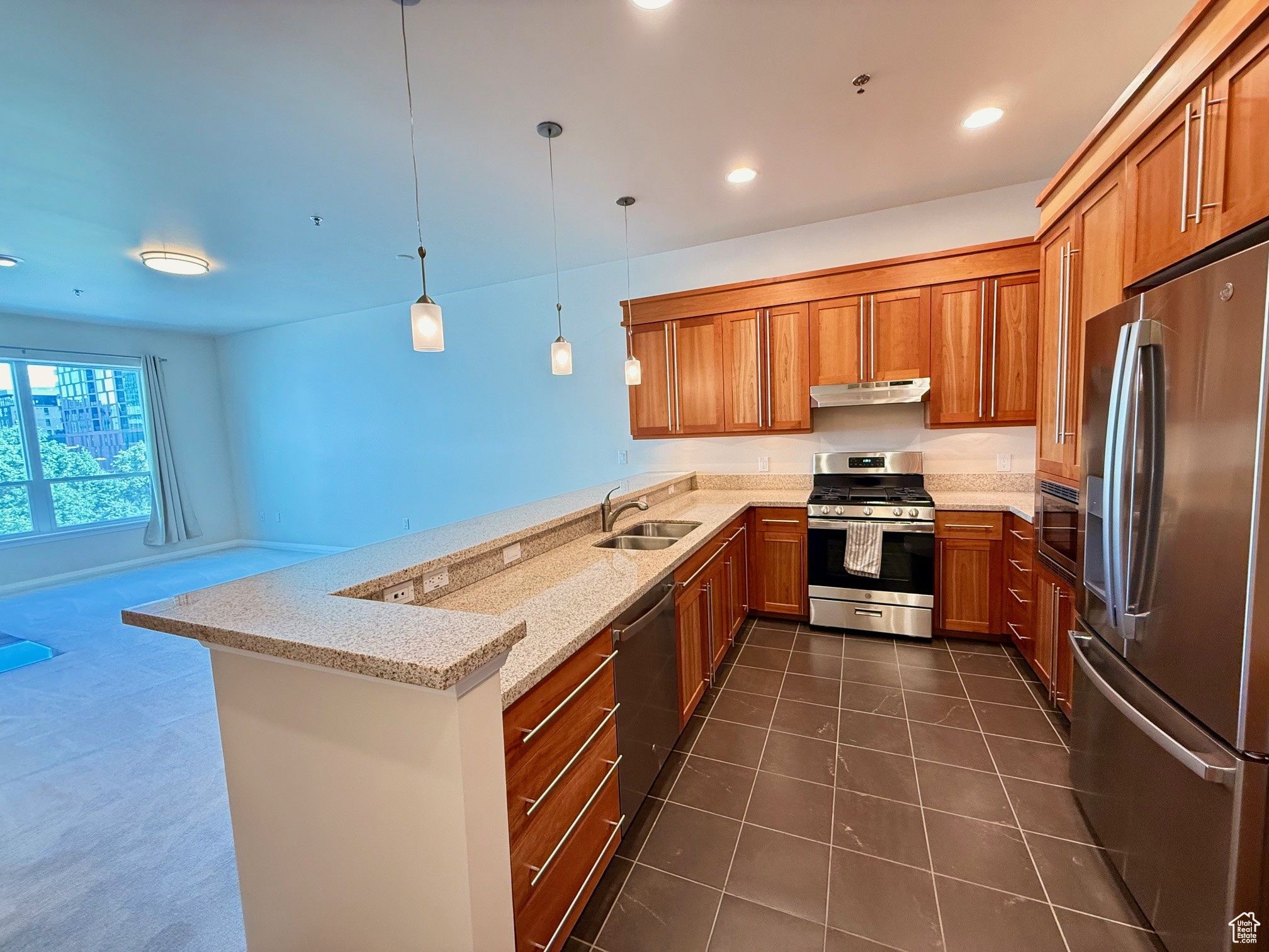 METRO CONDO - Residential