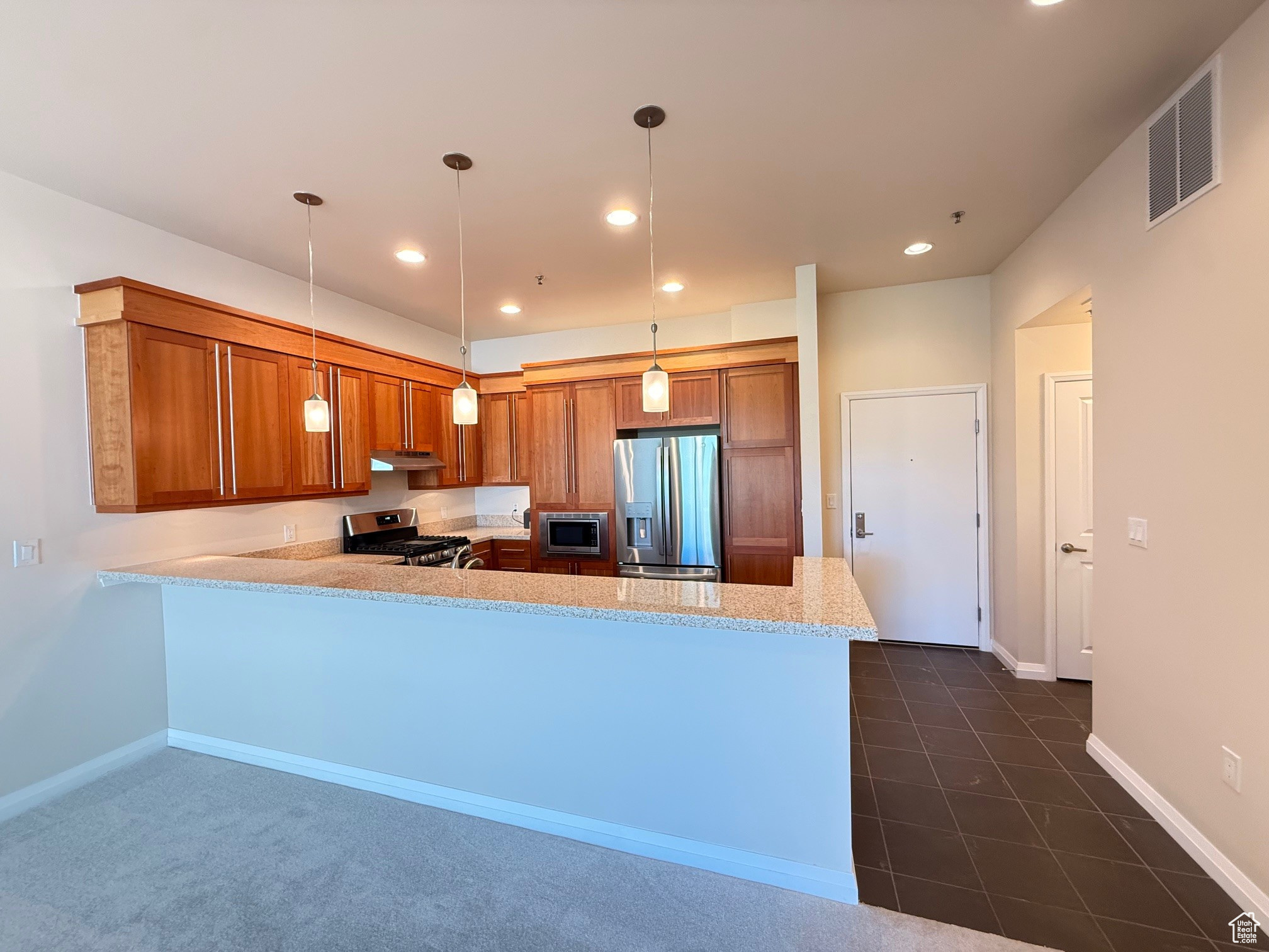 METRO CONDO - Residential