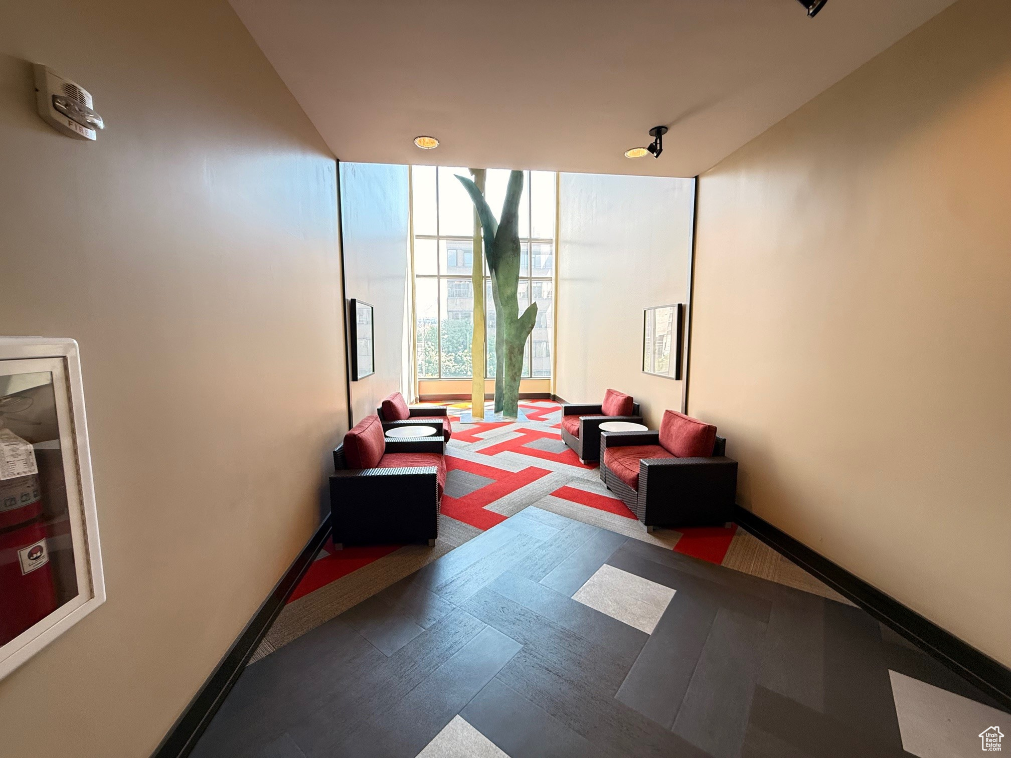 METRO CONDO - Residential