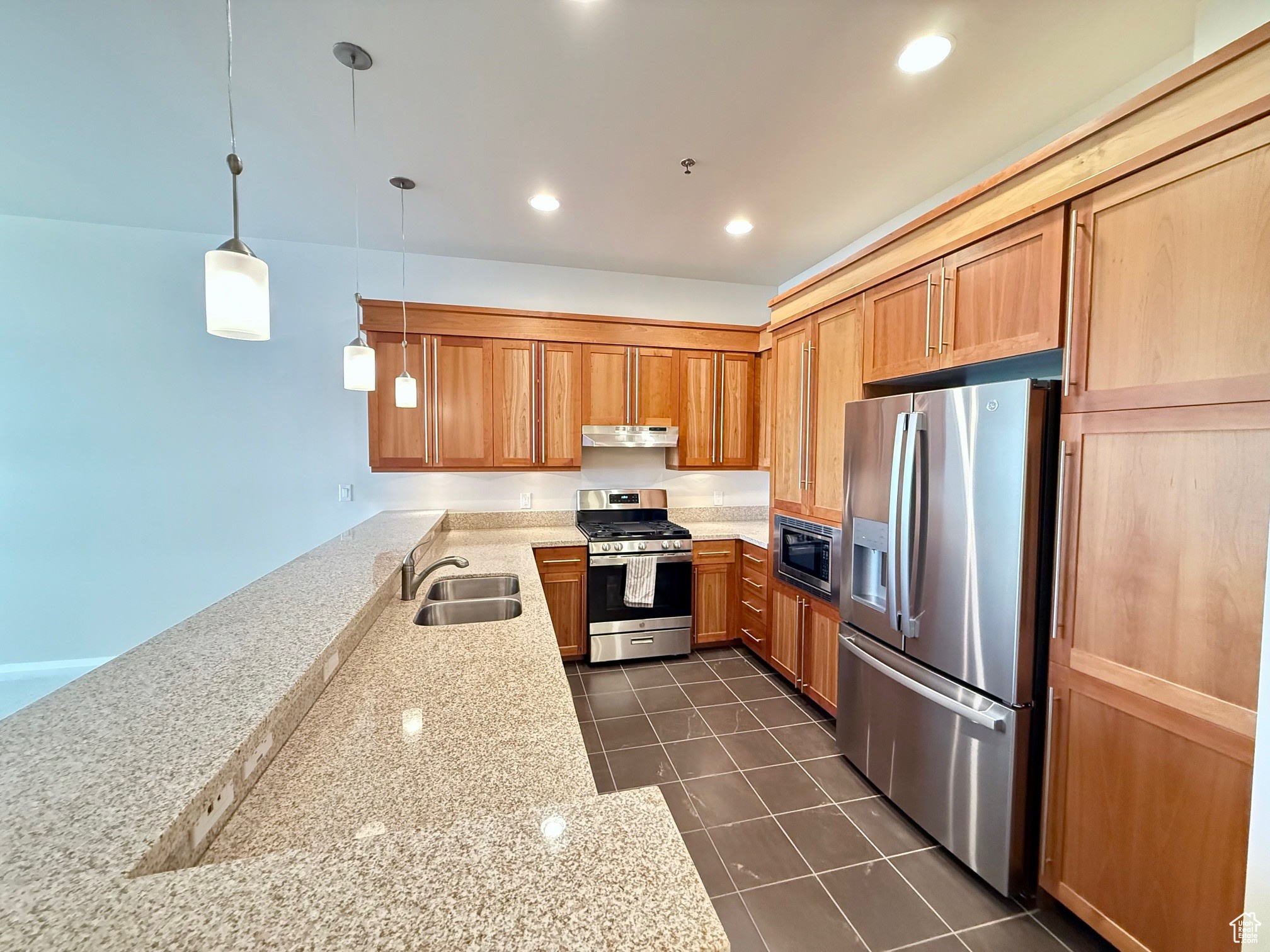 METRO CONDO - Residential