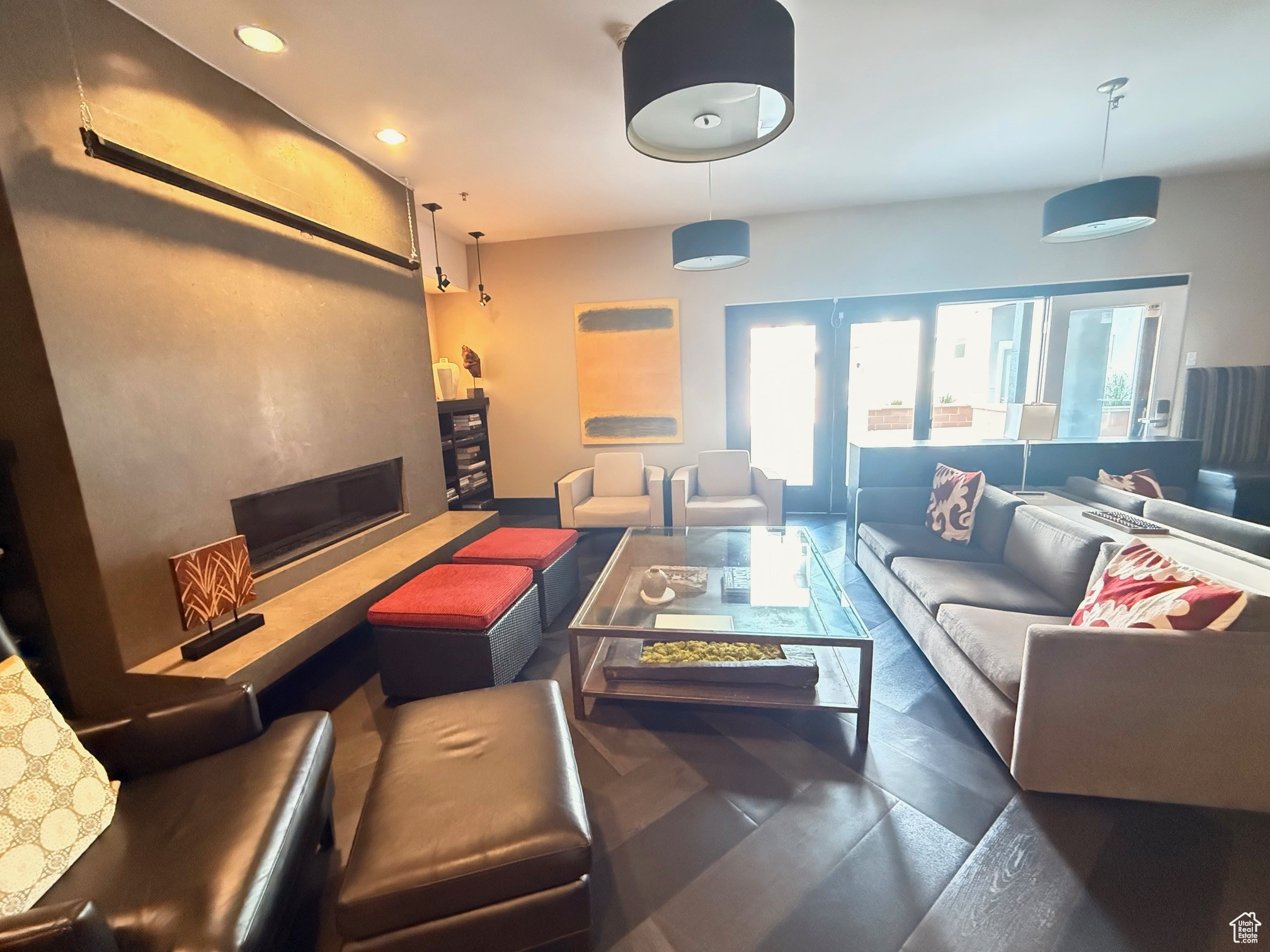 METRO CONDO - Residential