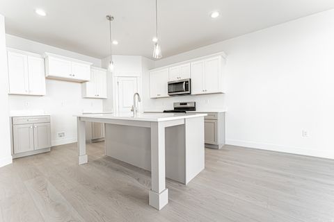 Tiny photo for 1498 W BOSEMAN WAY #624, Saratoga Springs, UT 84045 (MLS # 2106555)