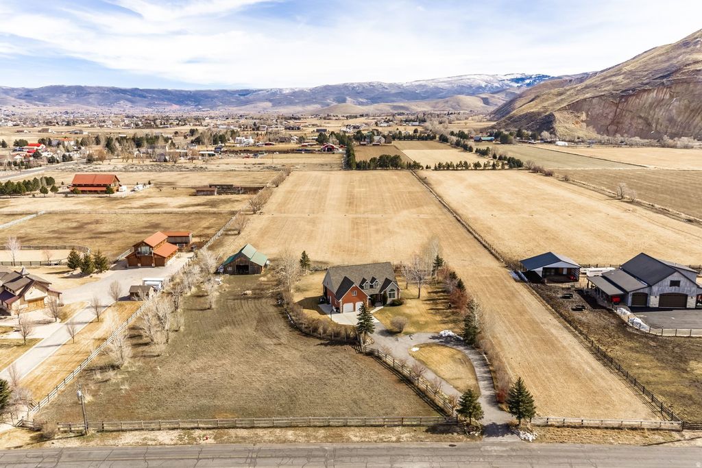 Photo of 3193 S SOUTHFIELD RD W, Daniel, UT 84032 (MLS # 2140455)