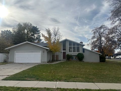 Tiny photo for 512 E LARCHWOOD DR, Midvale, UT 84047 (MLS # 2122695)