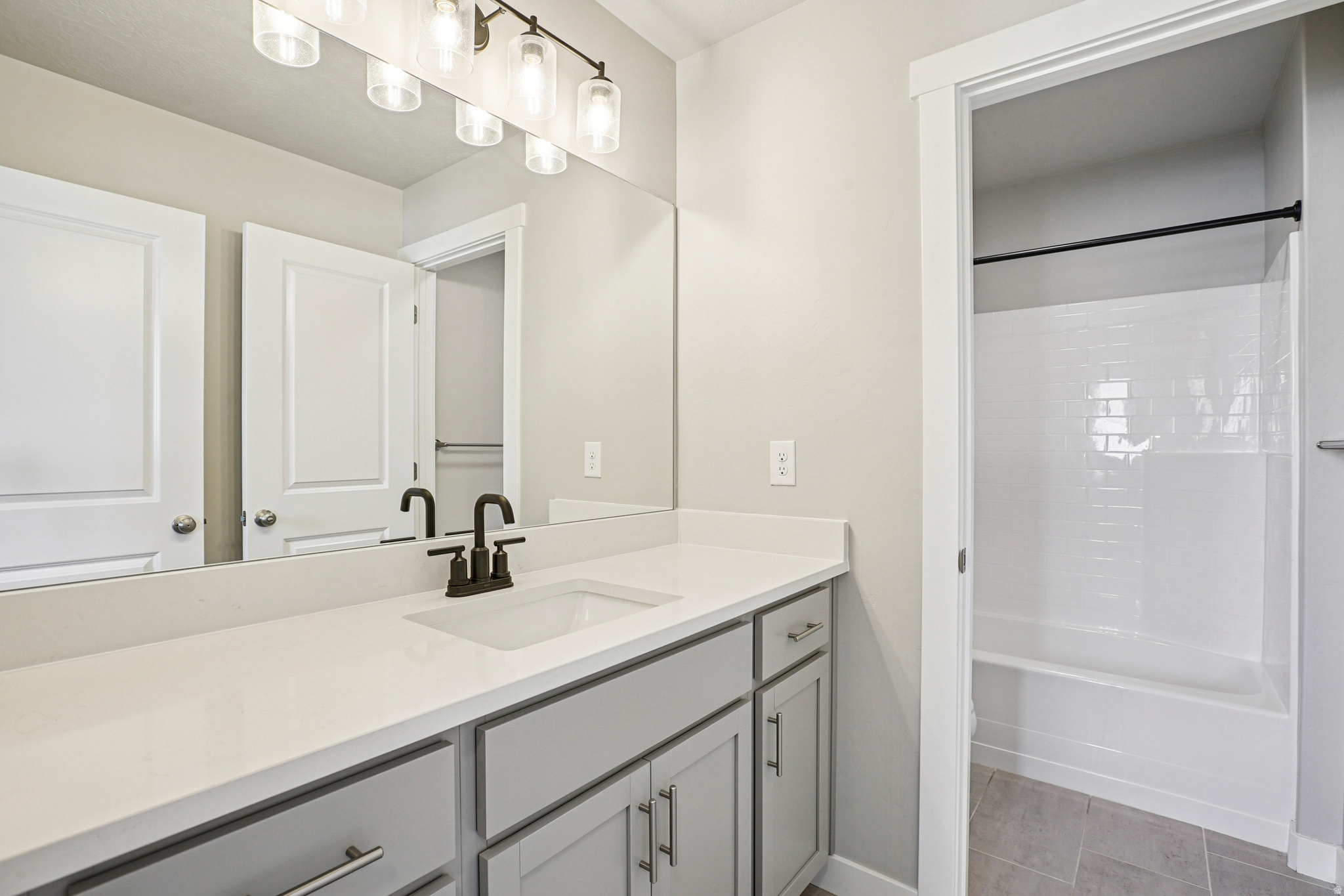 HIDDEN OAKS CLTN 713 - Residential