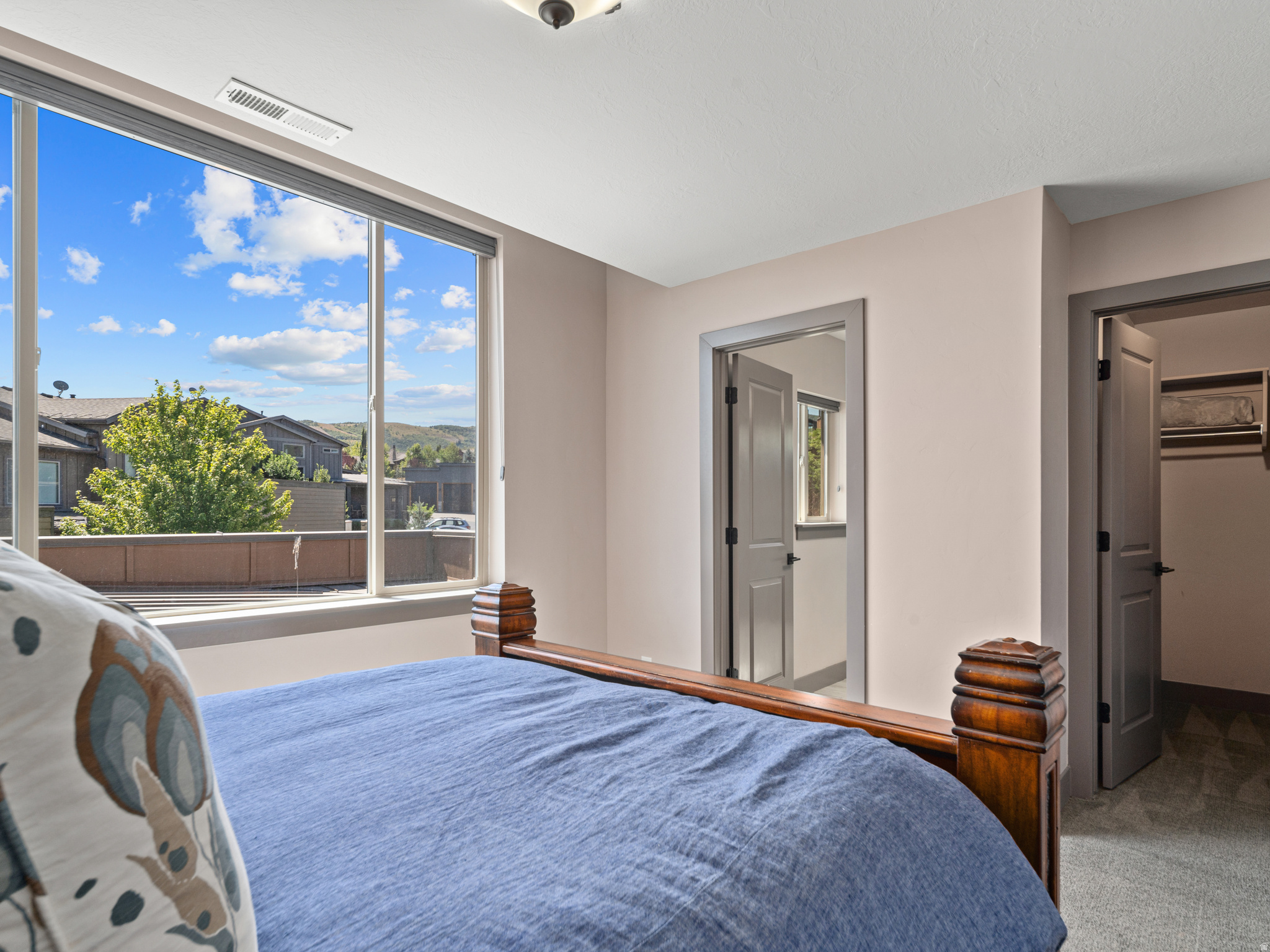 EDGEWATER - Residential