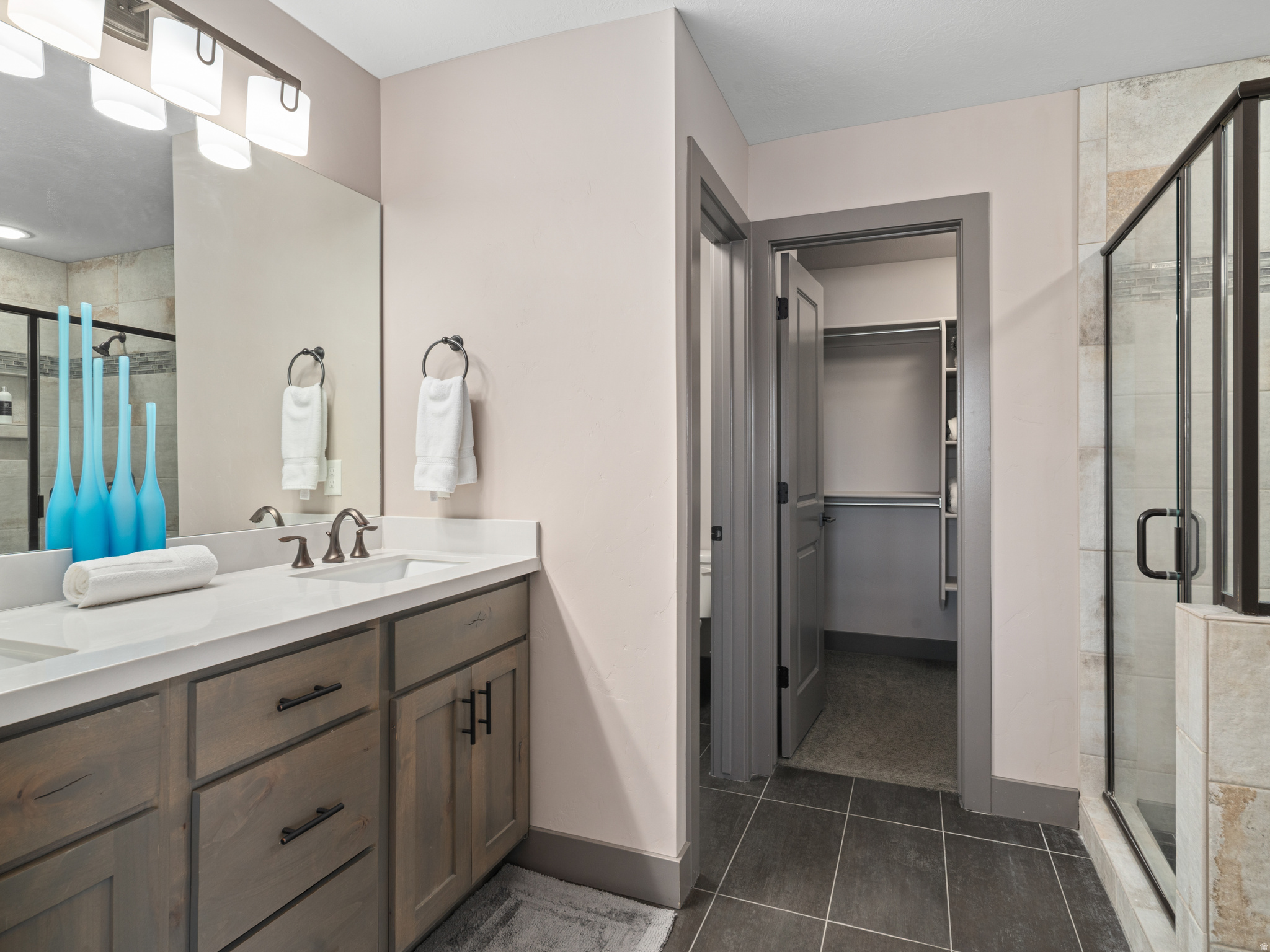 EDGEWATER - Residential