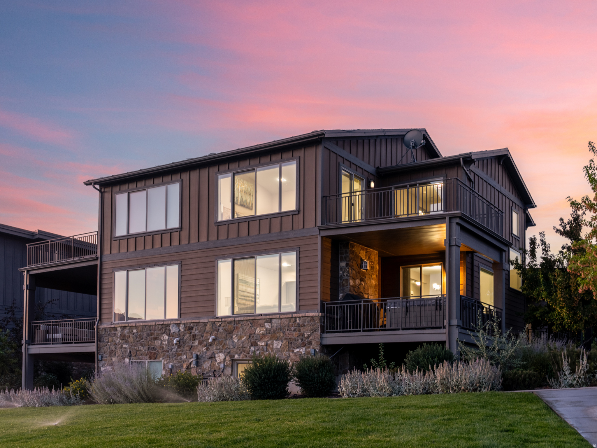 EDGEWATER - Residential