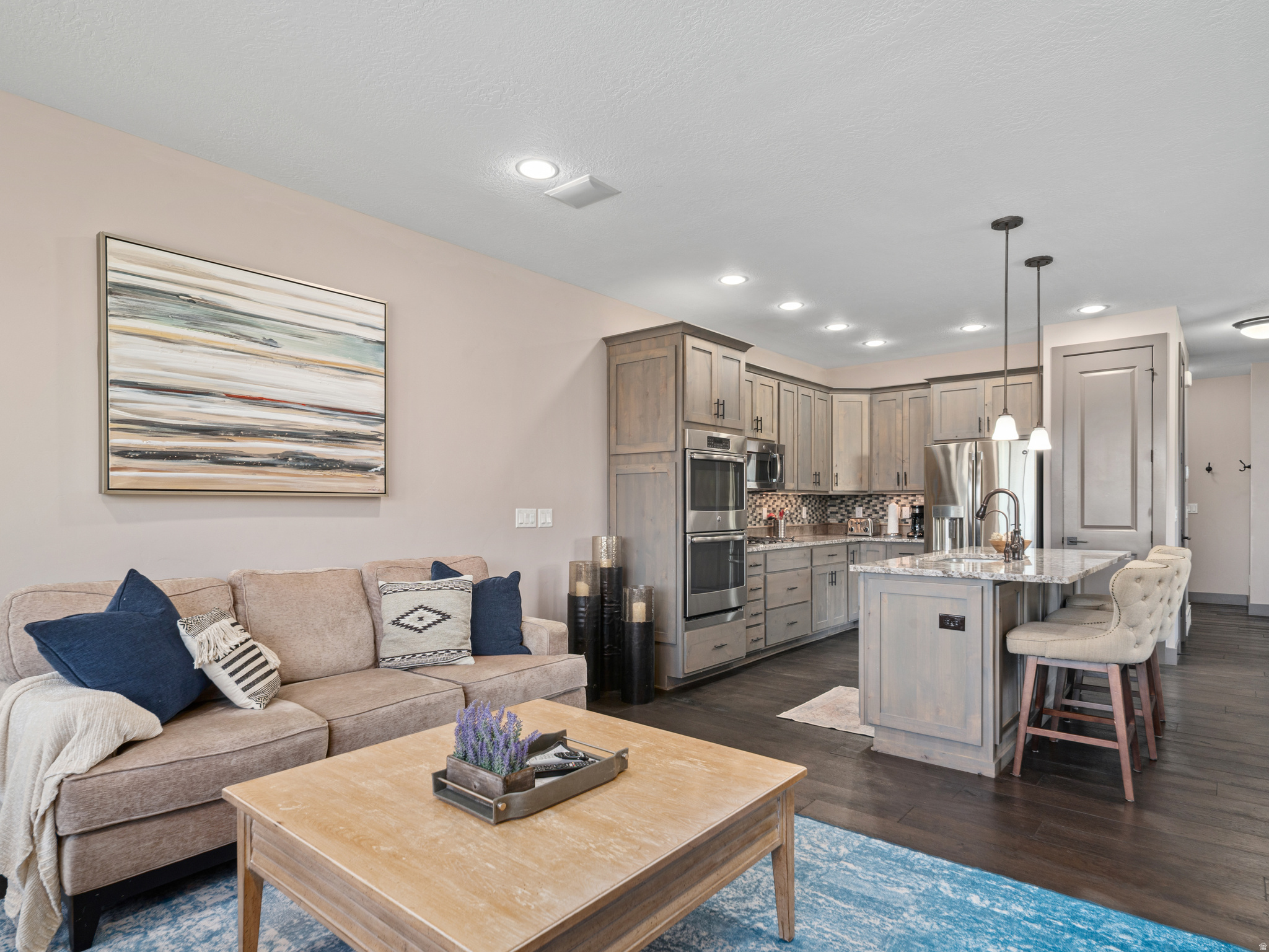 EDGEWATER - Residential