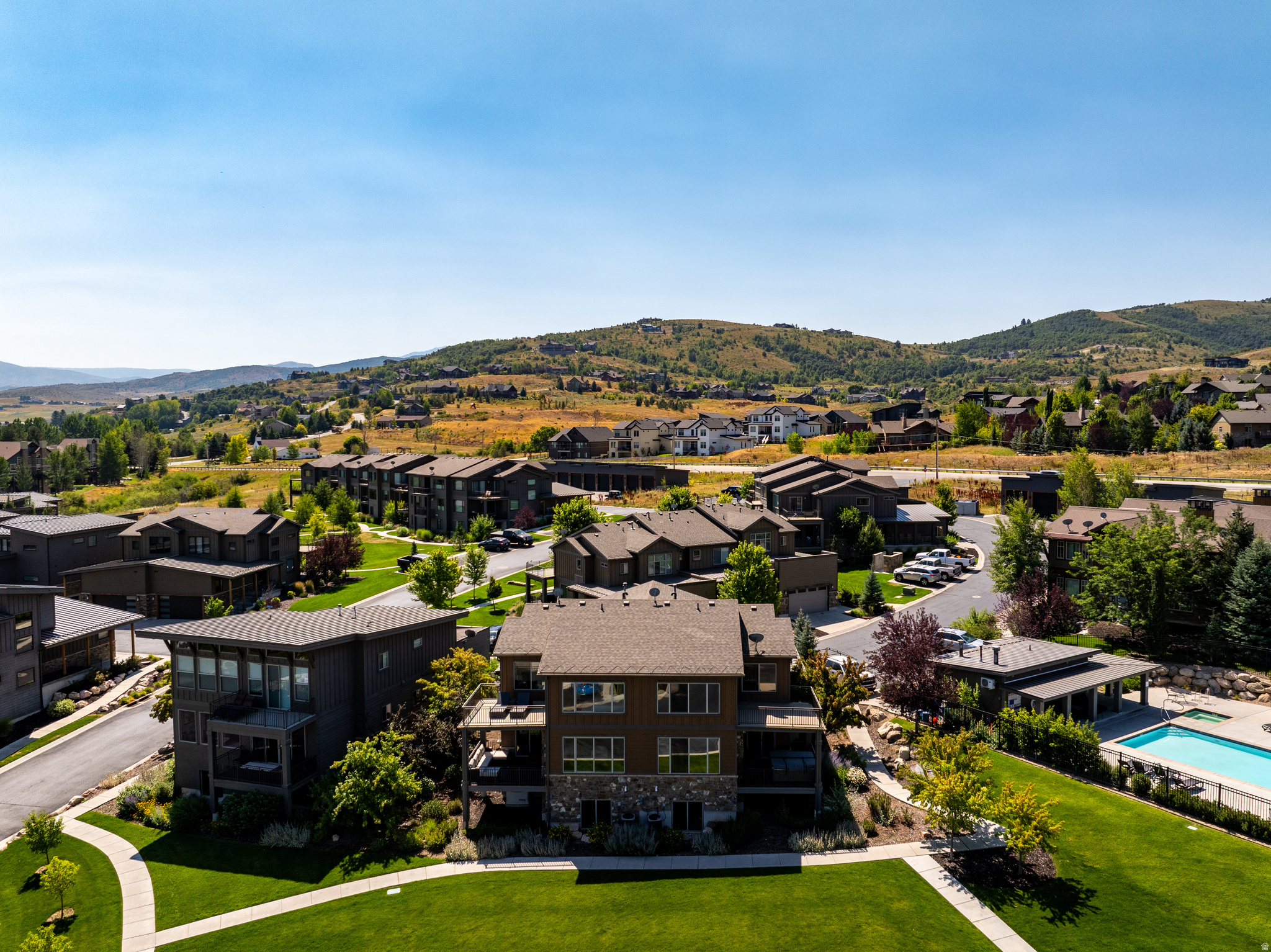EDGEWATER - Residential