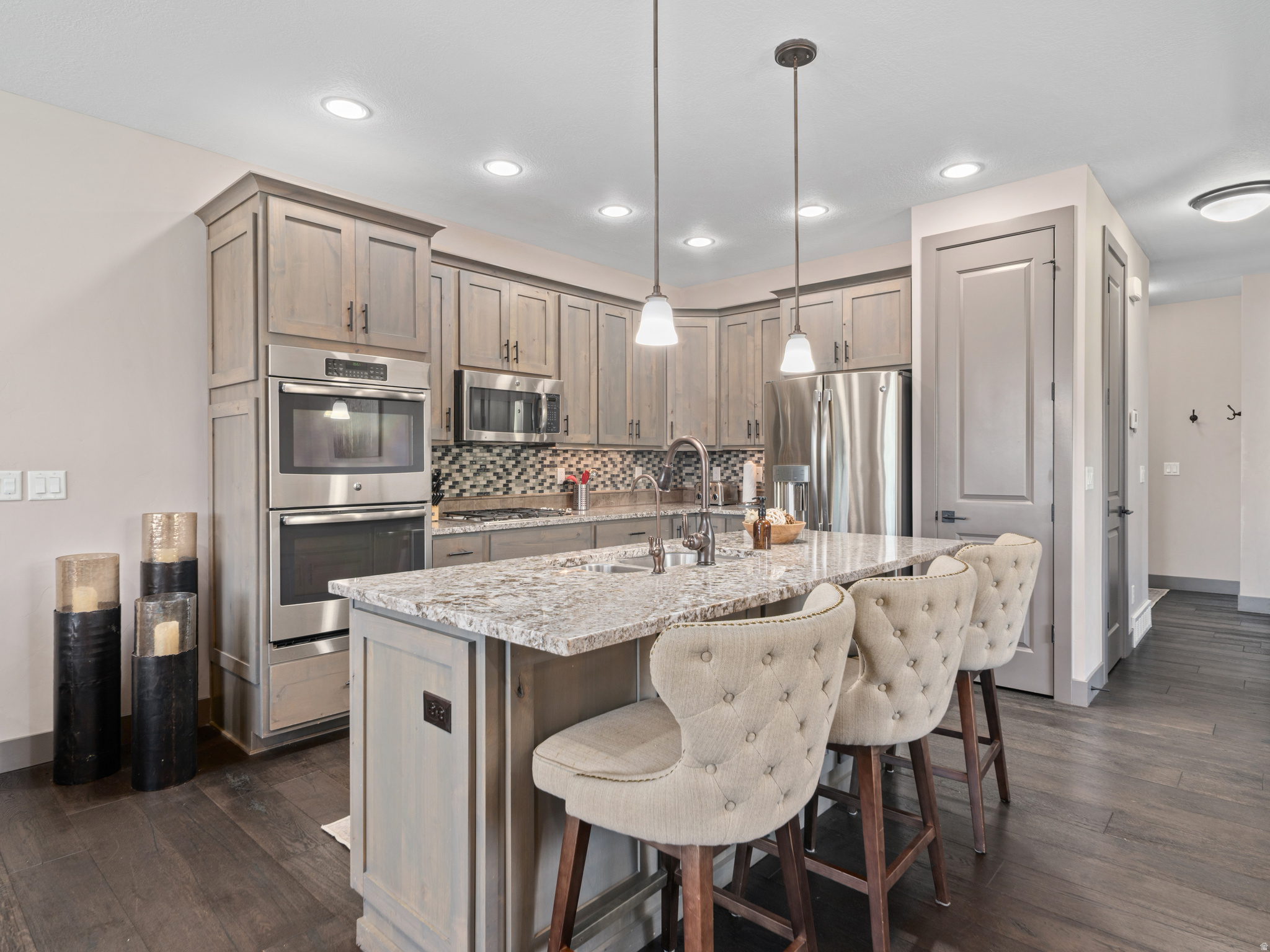 EDGEWATER - Residential