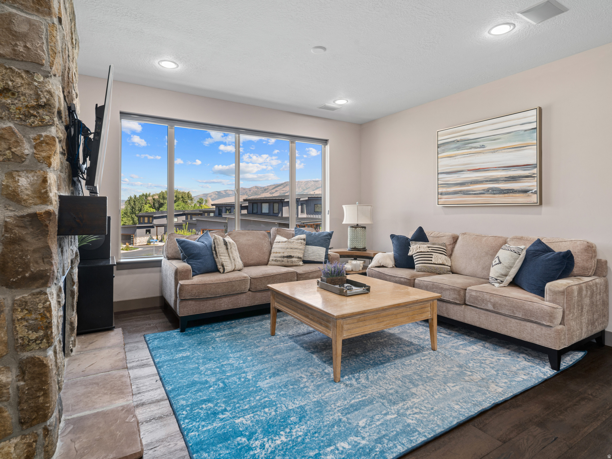 EDGEWATER - Residential