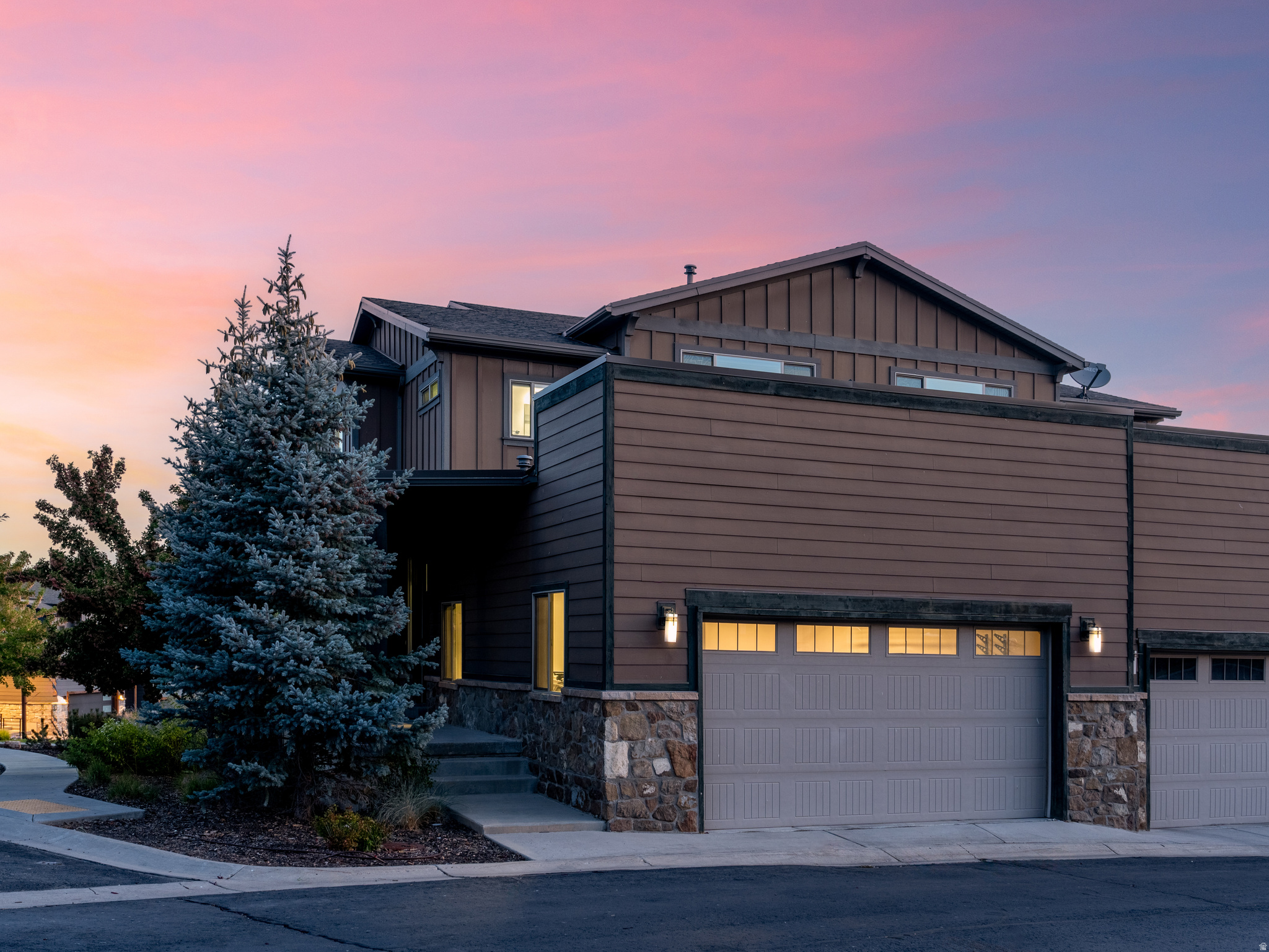 EDGEWATER - Residential