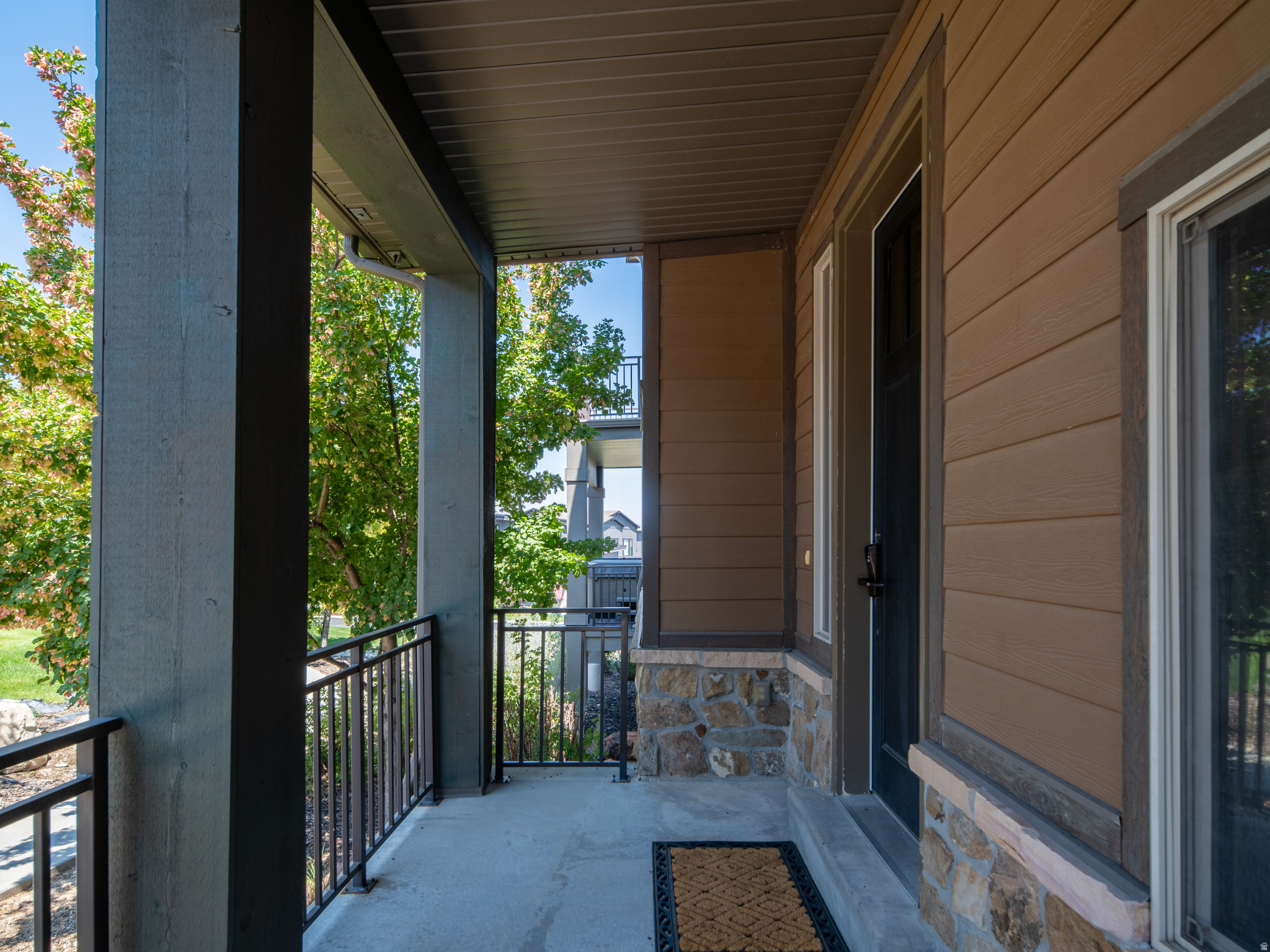 EDGEWATER - Residential