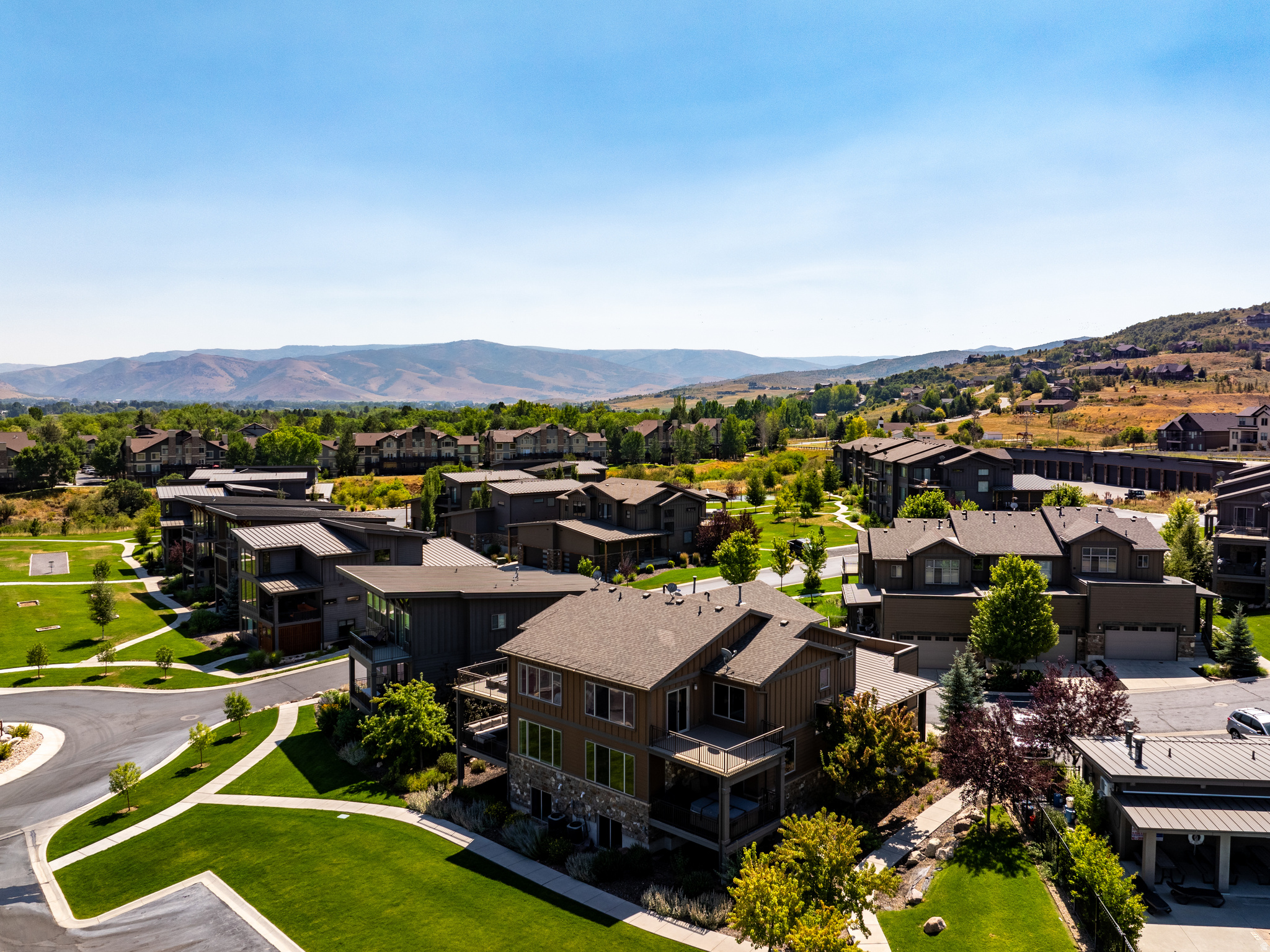 EDGEWATER - Residential