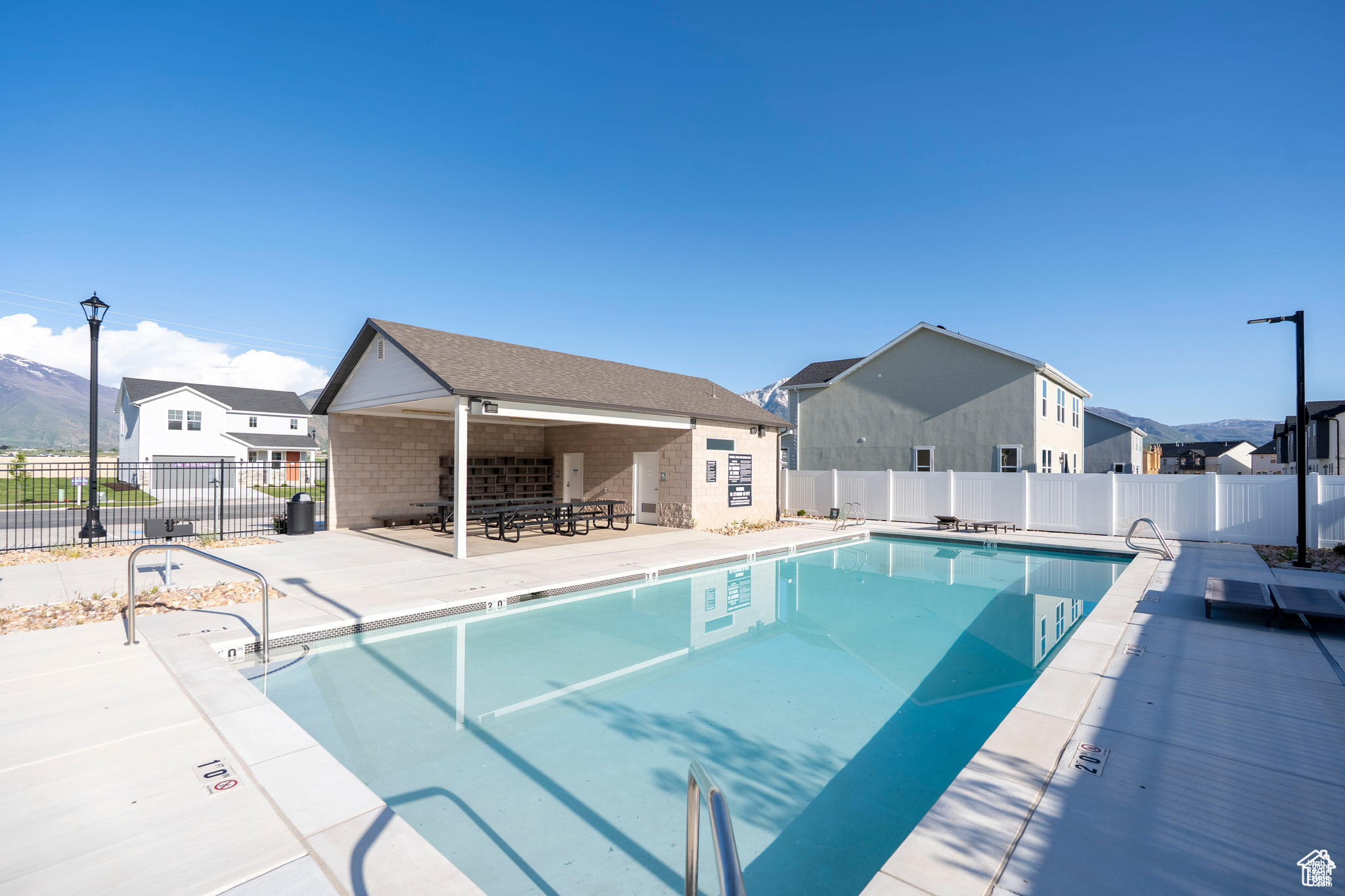 SUMMER SPRINGS - Residential