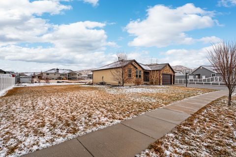 Tiny photo for 981 S RED BARN DR, Santaquin, UT 84655 (MLS # 2141783)