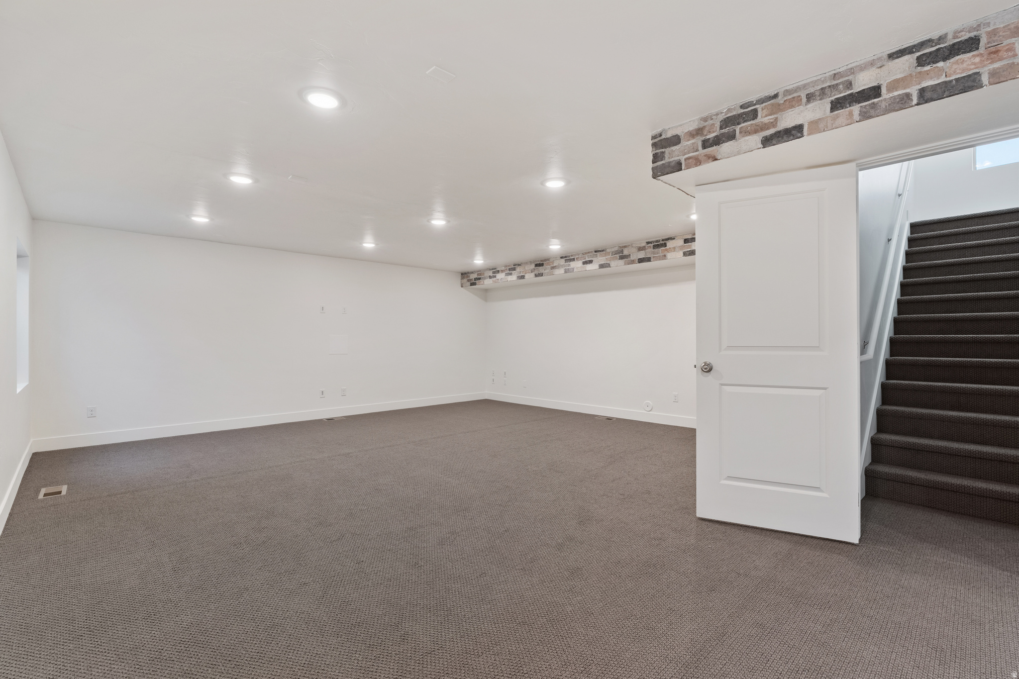 FOOTHILL VILLAGE - Residential