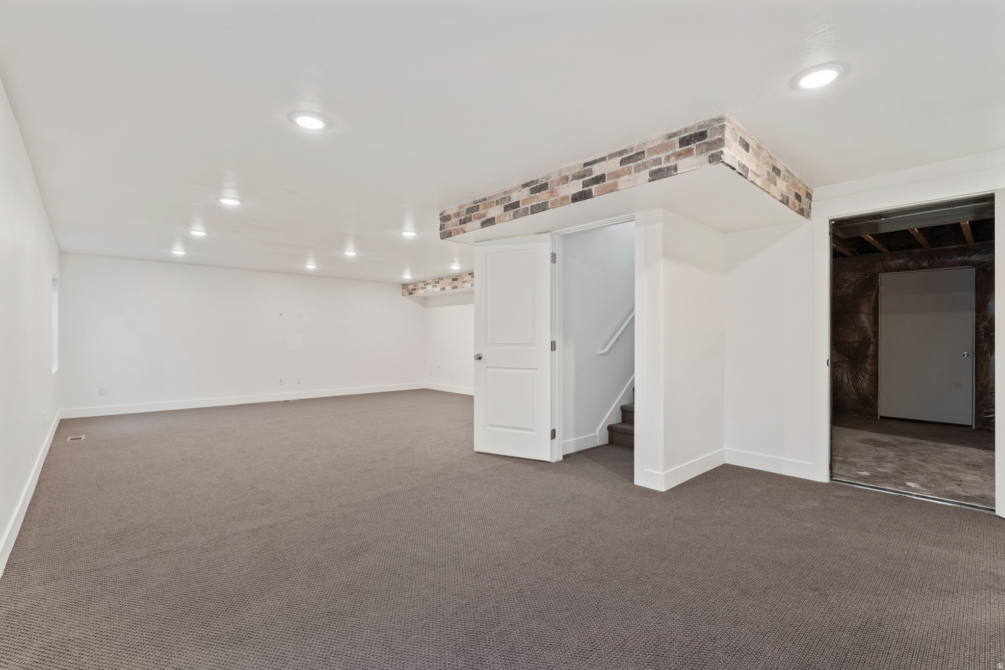 FOOTHILL VILLAGE - Residential