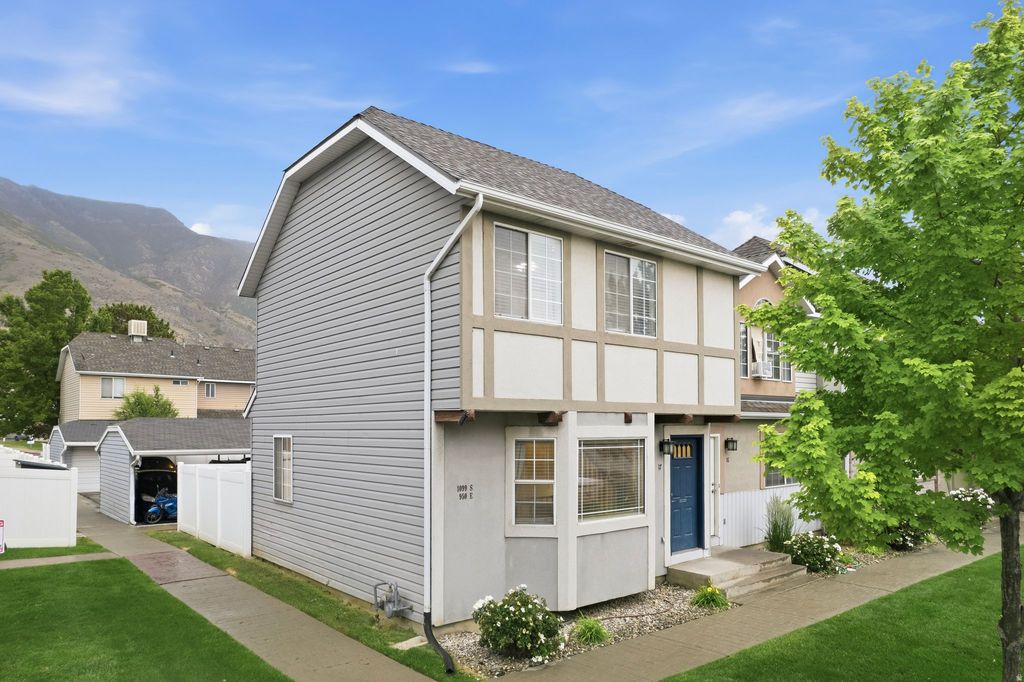 Photo of 1099 S 950 E #APT 17, Provo, UT 84606 (MLS # 2162076)