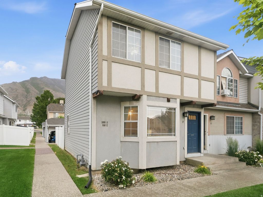 Photo of 1099 S 950 E #APT 17, Provo, UT 84606 (MLS # 2162076)