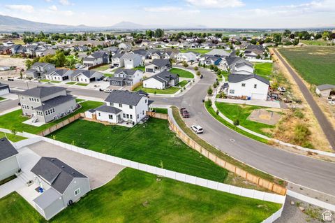 Tiny photo for 585 W 20 N, Hyrum, UT 84319 (MLS # 2134689)