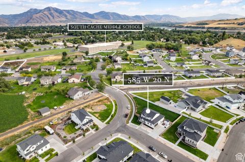 Tiny photo for 585 W 20 N, Hyrum, UT 84319 (MLS # 2134689)