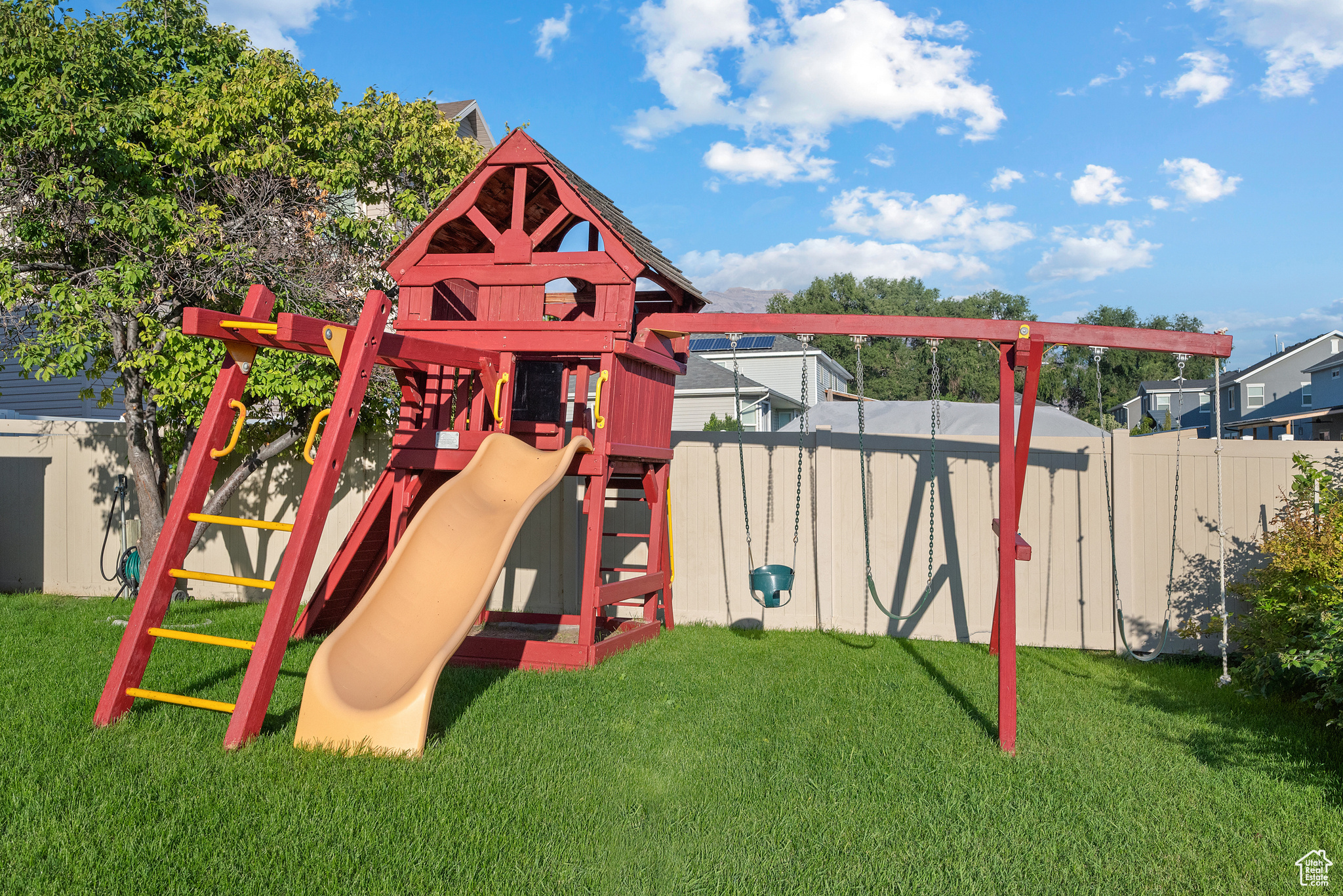 MOUNTAIN MEADOWS - Residential