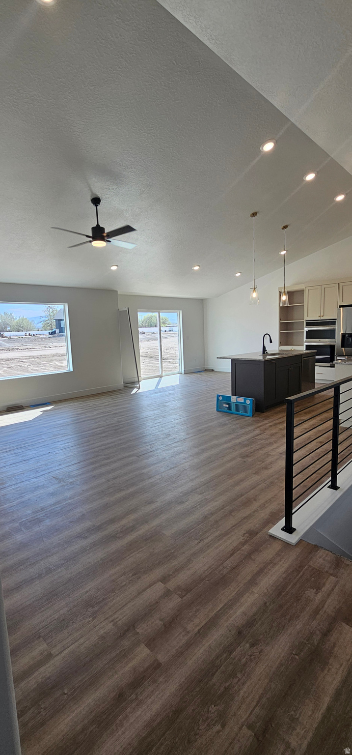 COWBOY ESTATES - Residential