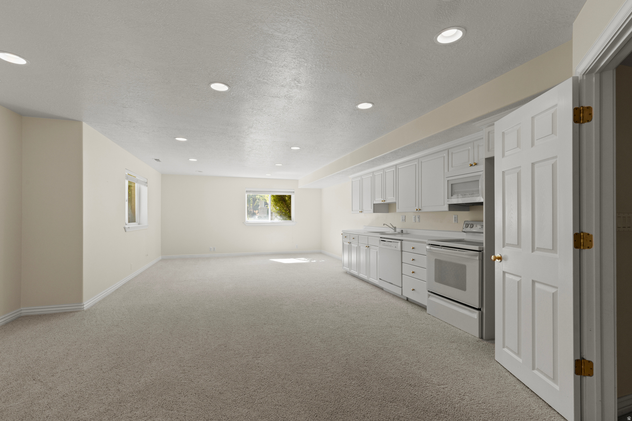 EAGLEWOOD - Residential