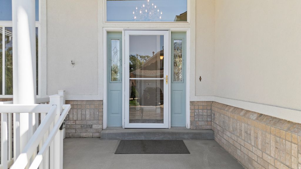 Photo of 275 S EAGLE WAY, North Salt Lake, UT 84054 (MLS # 2154243)