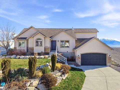 Photo of 4001 E EAGLE TOP CT N, Eagle Mountain, UT 84005 (MLS # 2142505)