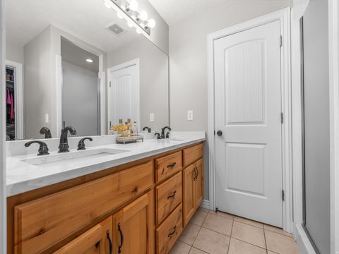 Tiny photo for 4001 E EAGLE TOP CT N, Eagle Mountain, UT 84005 (MLS # 2142505)